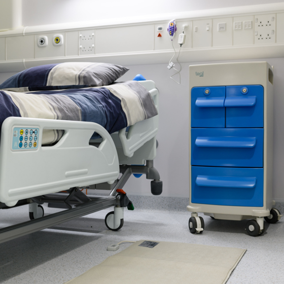 Lnx™ connects extra equipment at the bedside